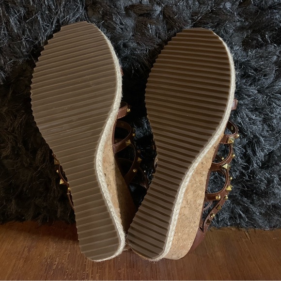 Adrienne Vittadini Catus Sandals - Picture 4 of 4